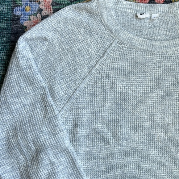 Gap Cozy Waffle Knit Textured Crewneck Gray Sweater, Size Large - Picture 2 of 7